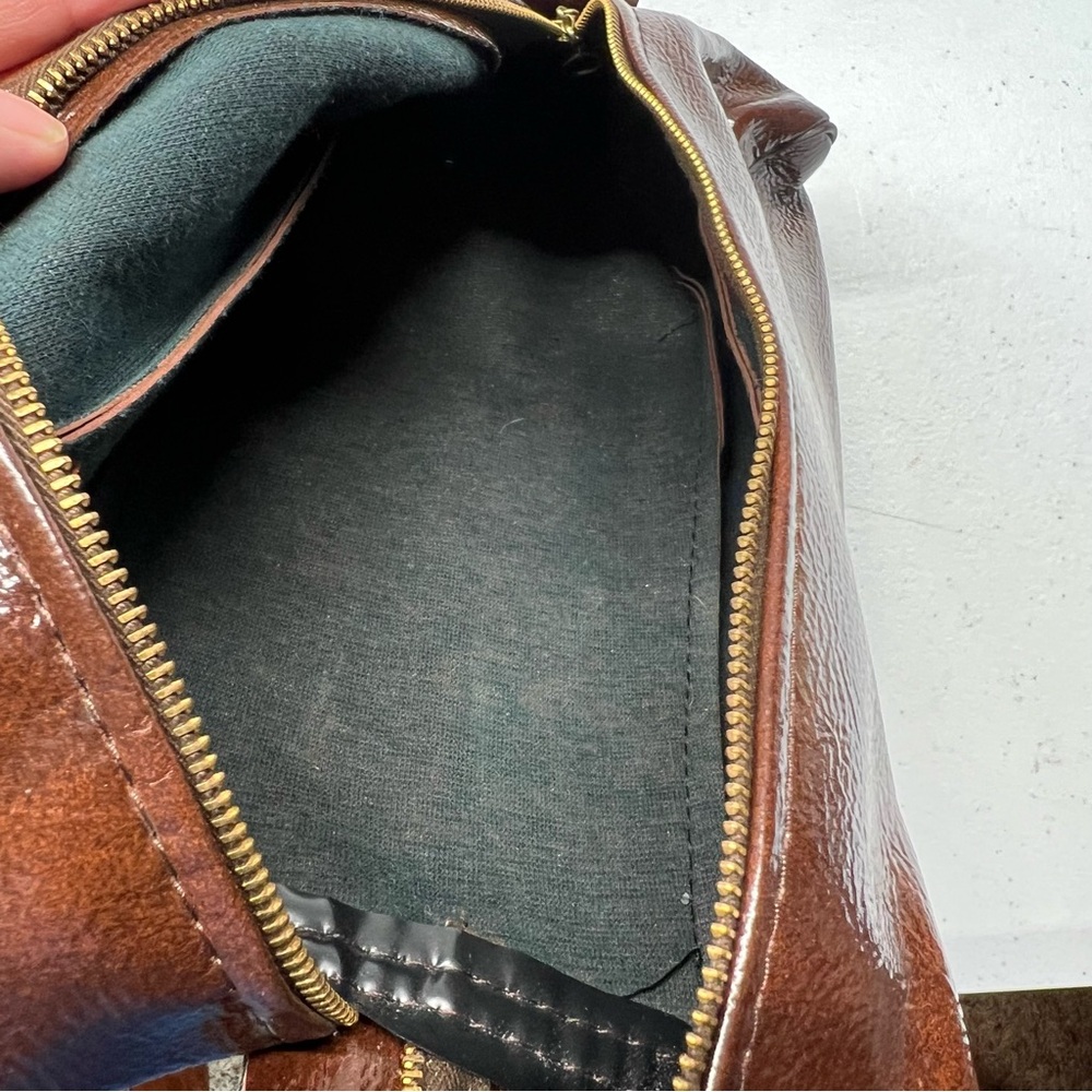 Vintage Chestnut Brown Vegan Leather Zip Up Toiletry Travel Bag Dopp Kit - Nice - Picture 3 of 8